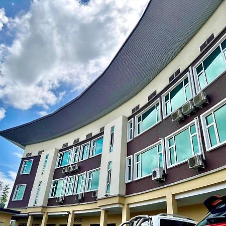 D Arc Hotel Kota Kinabalu Exterior photo