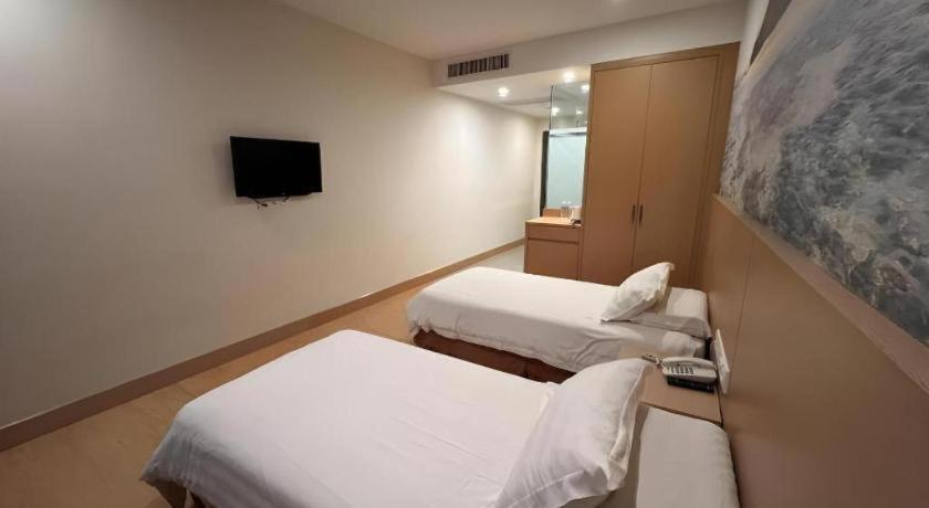 D Arc Hotel Kota Kinabalu Exterior photo