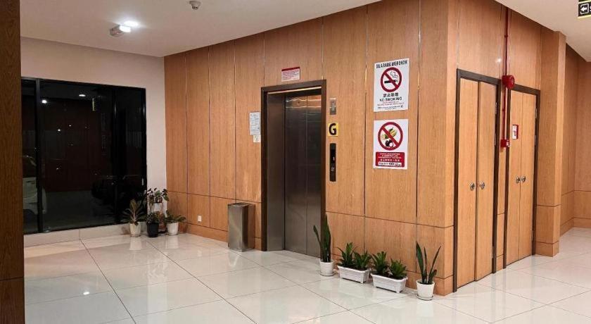 D Arc Hotel Kota Kinabalu Exterior photo