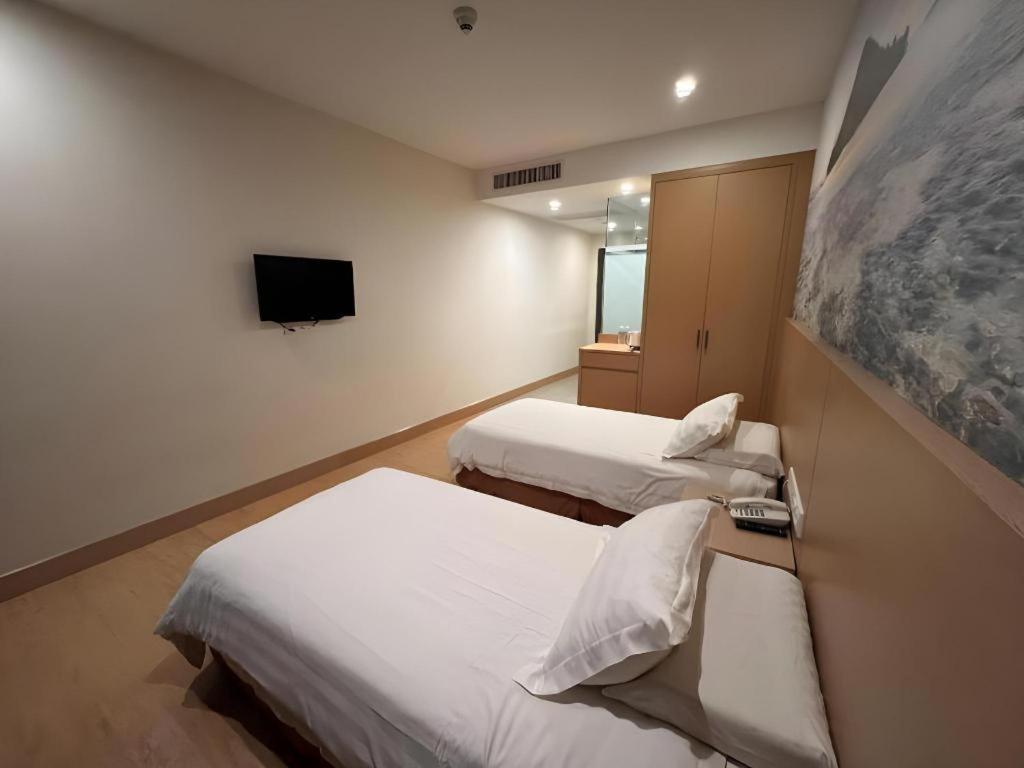 D Arc Hotel Kota Kinabalu Exterior photo