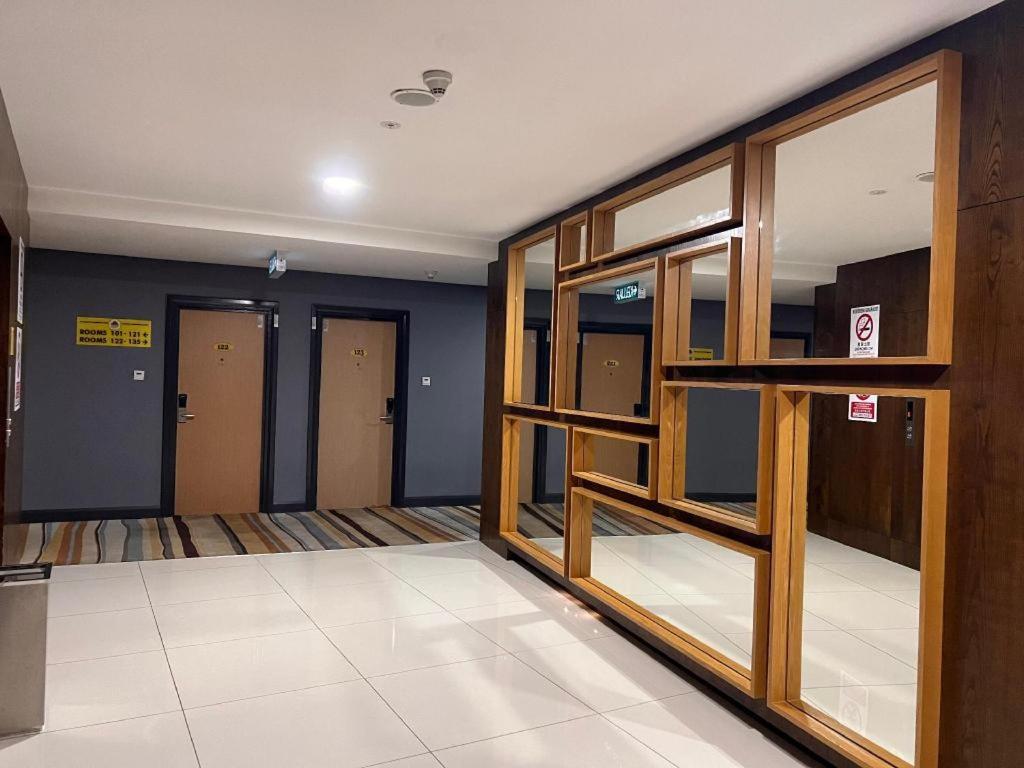 D Arc Hotel Kota Kinabalu Exterior photo