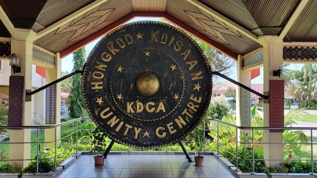 D Arc Hotel Kota Kinabalu Exterior photo
