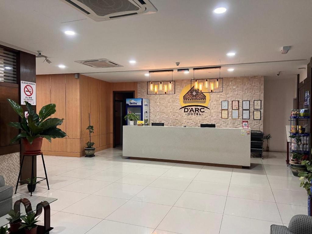 D Arc Hotel Kota Kinabalu Exterior photo